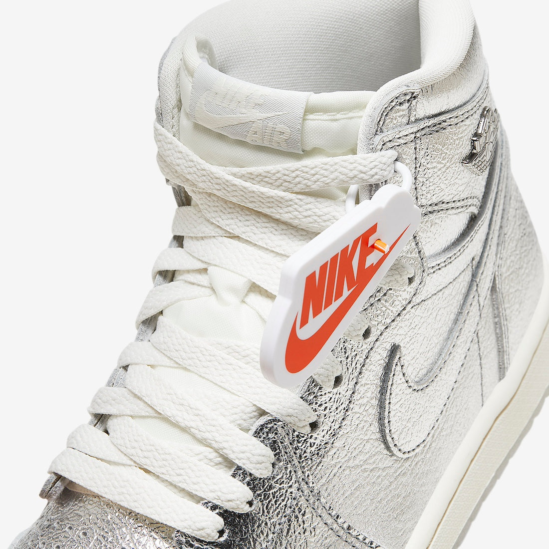 Air Jordan 1 High WMNS “Chrome”