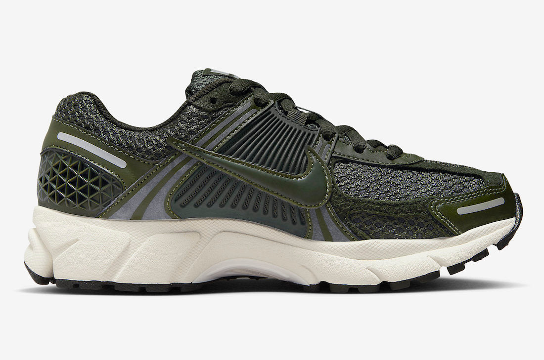 Nike Zoom Vomero 5 WMNS “Cargo Khaki”
