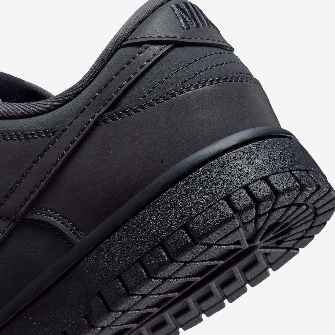 Nike Dunk Low WMNS “Cyber”