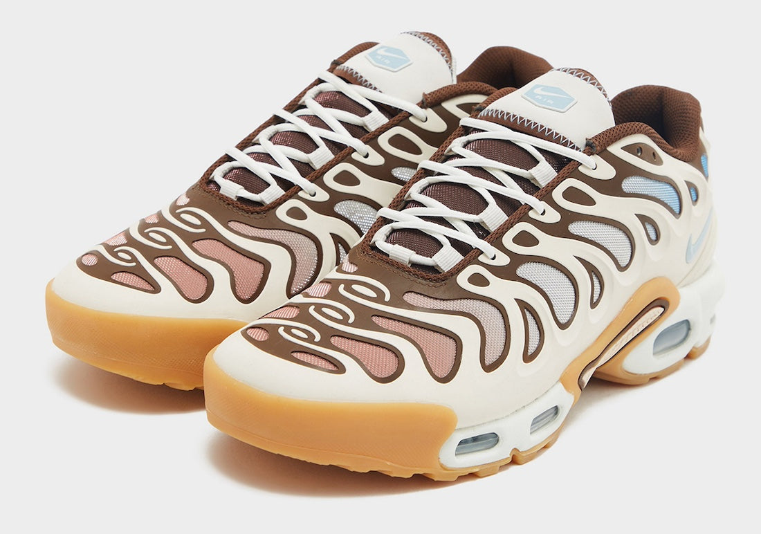 Nike Air Max Plus Drift “Phantom / Cacao Wow”