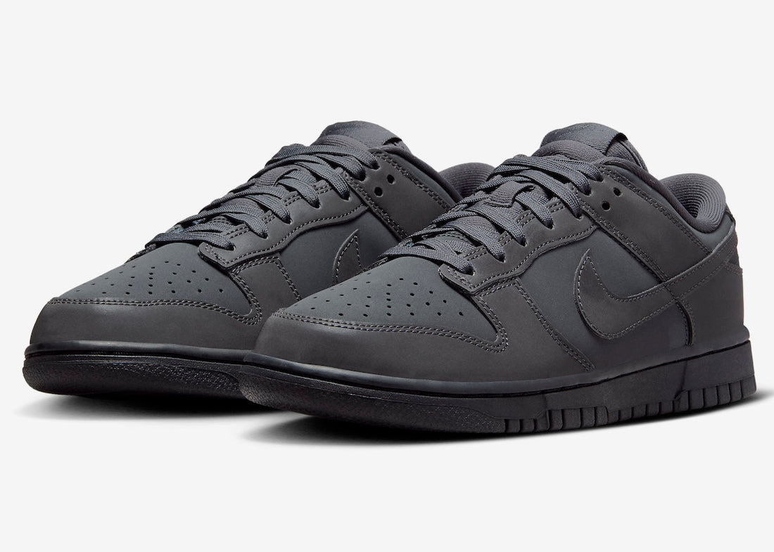 Nike Dunk Low WMNS “Cyber”