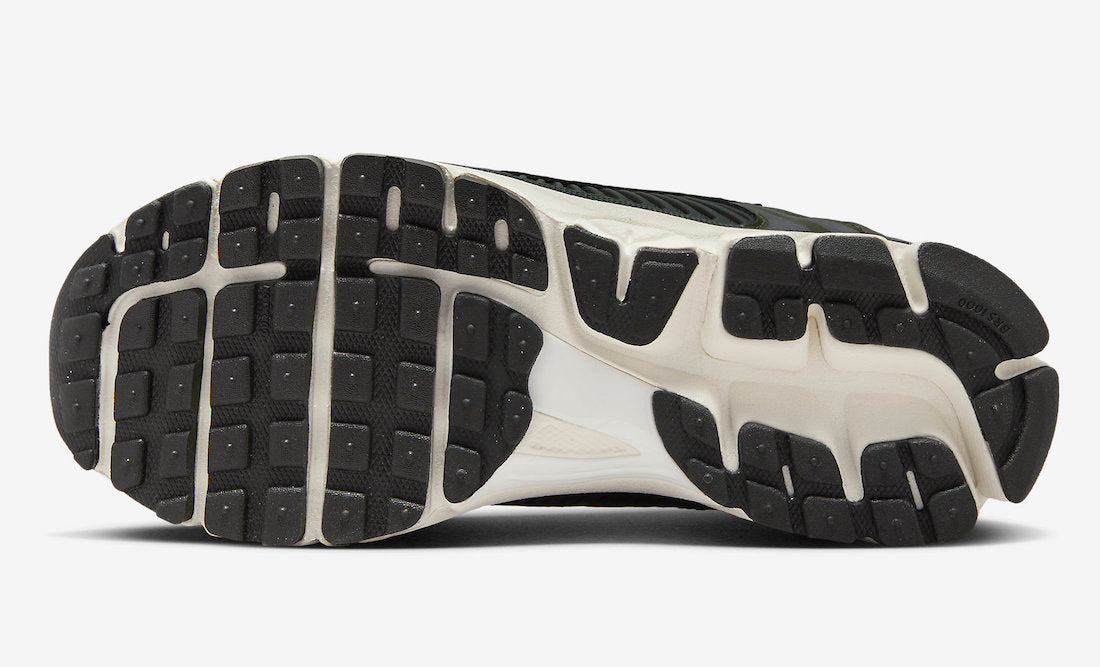 Nike Zoom Vomero 5 WMNS “Cargo Khaki”