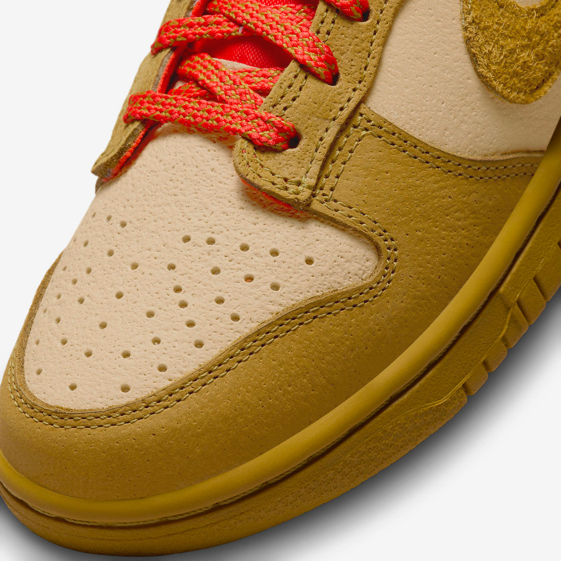 Nike Dunk Low WMNS “Bronzine Picante Red”
