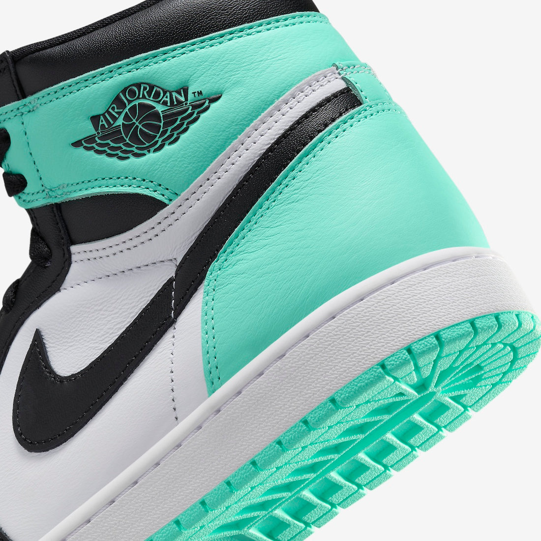 Air Jordan 1 High “Green Glow”
