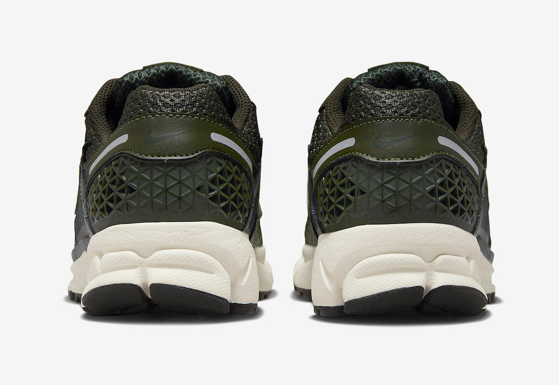 Nike Zoom Vomero 5 WMNS “Cargo Khaki”