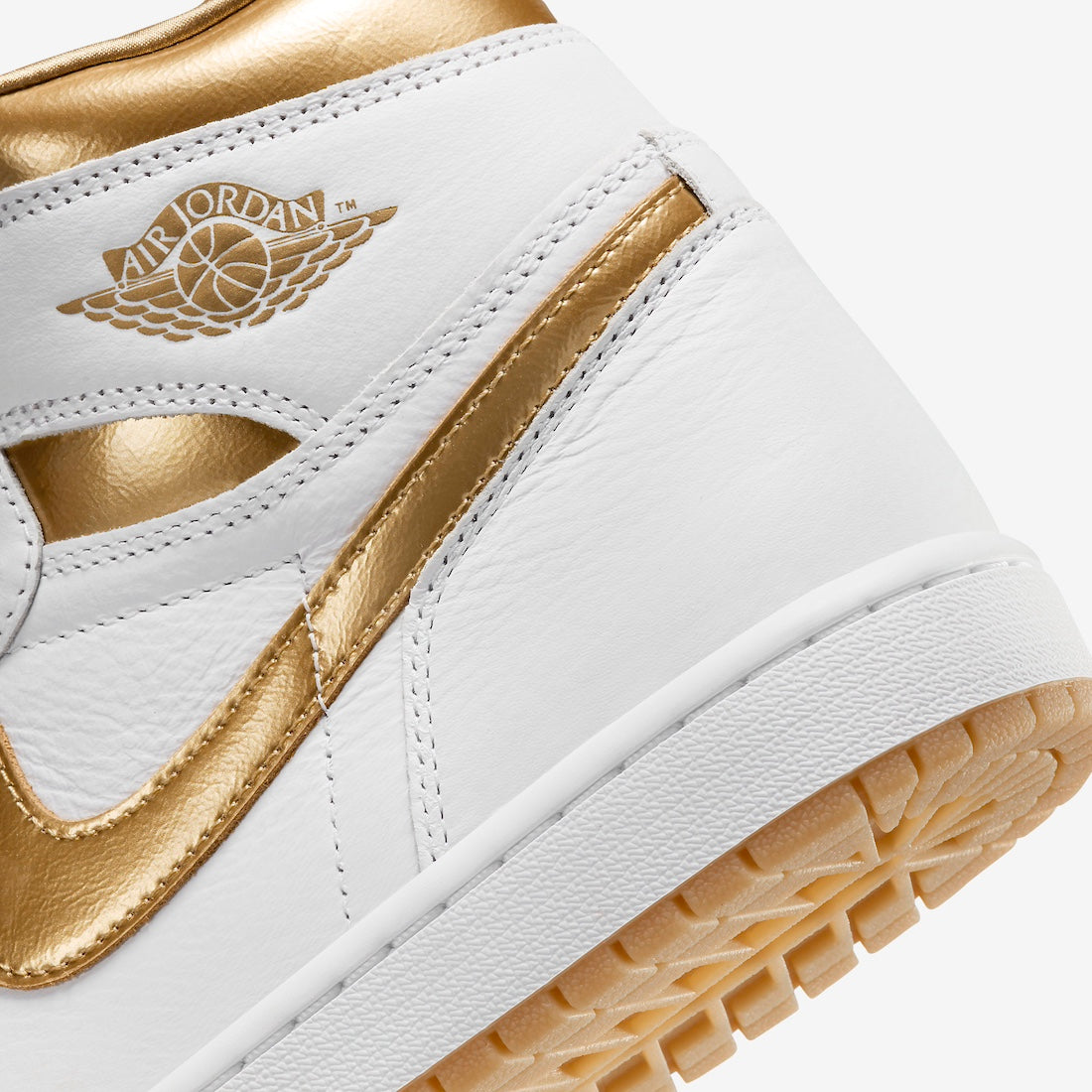 Air Jordan 1 High WMNS “Metallic Gold”
