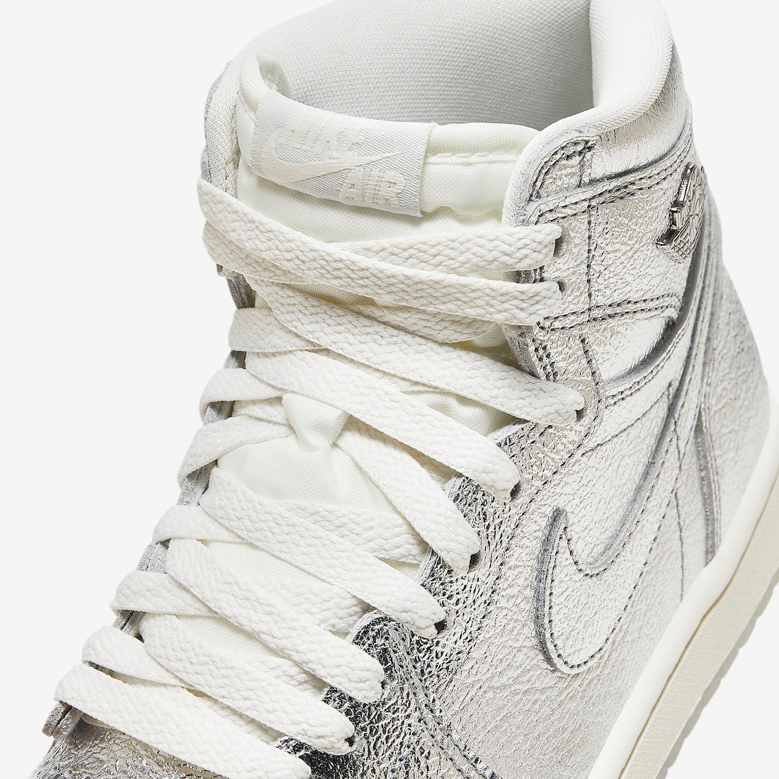 Air Jordan 1 High WMNS “Chrome”