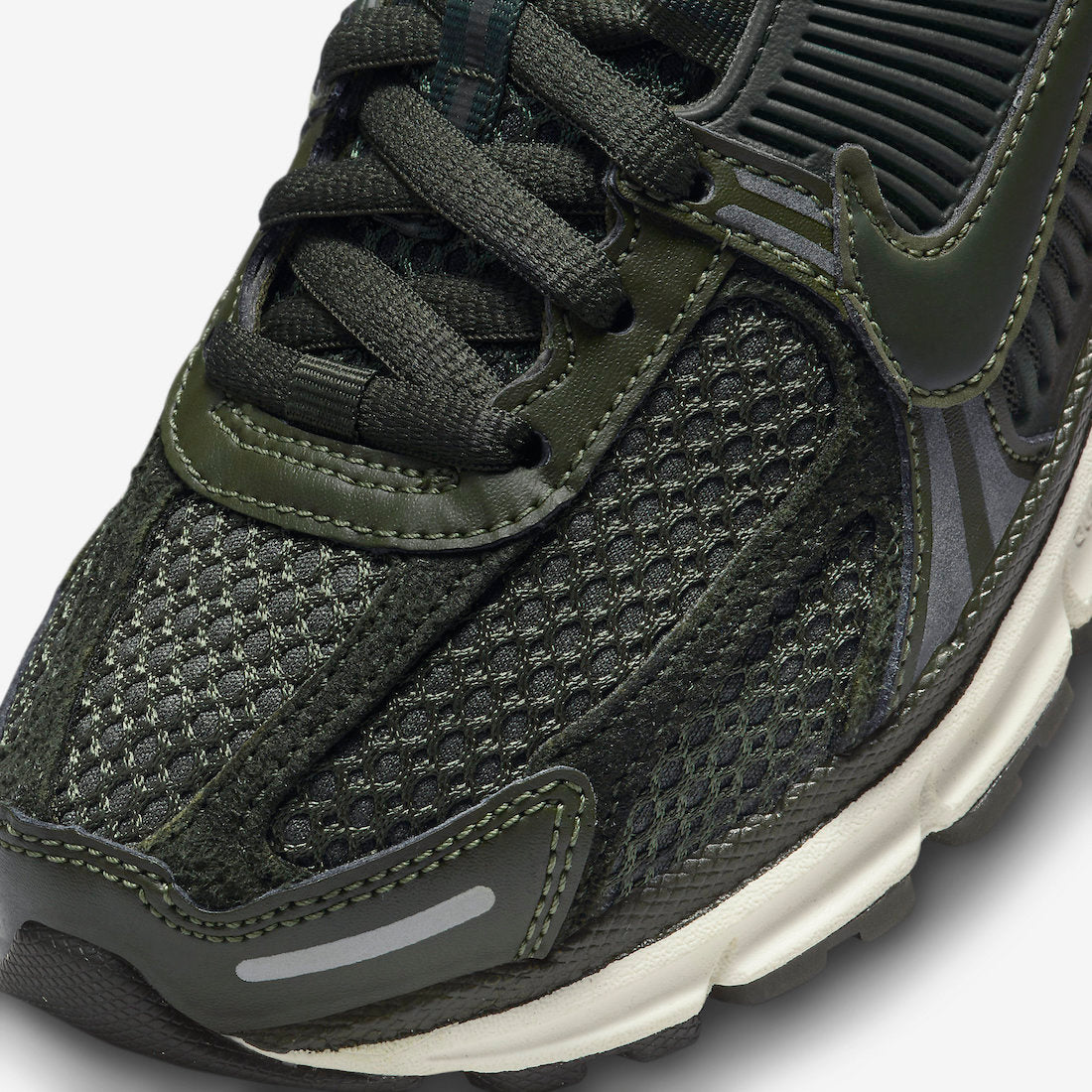 Nike Zoom Vomero 5 WMNS “Cargo Khaki”