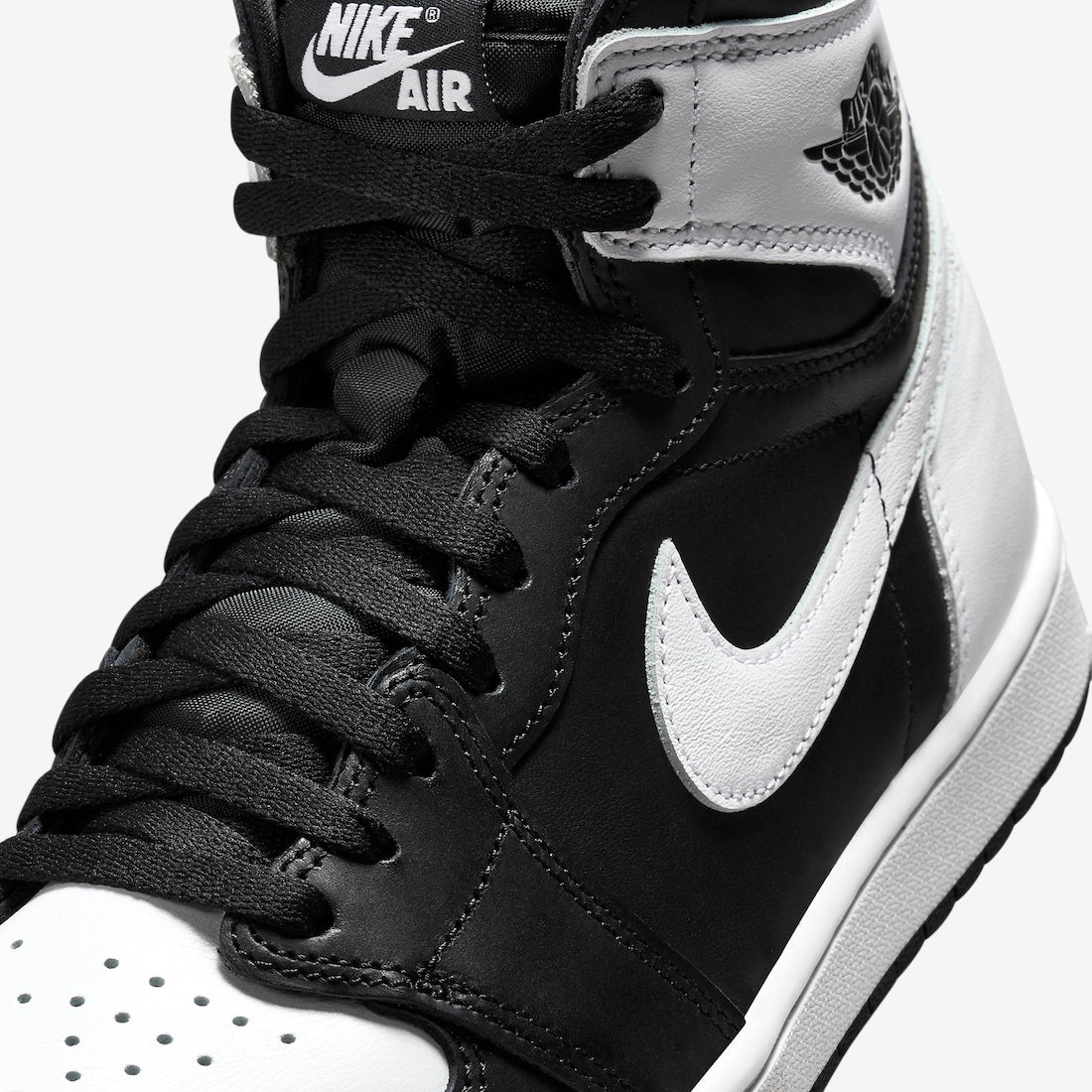 Air Jordan 1 High “Black / White”