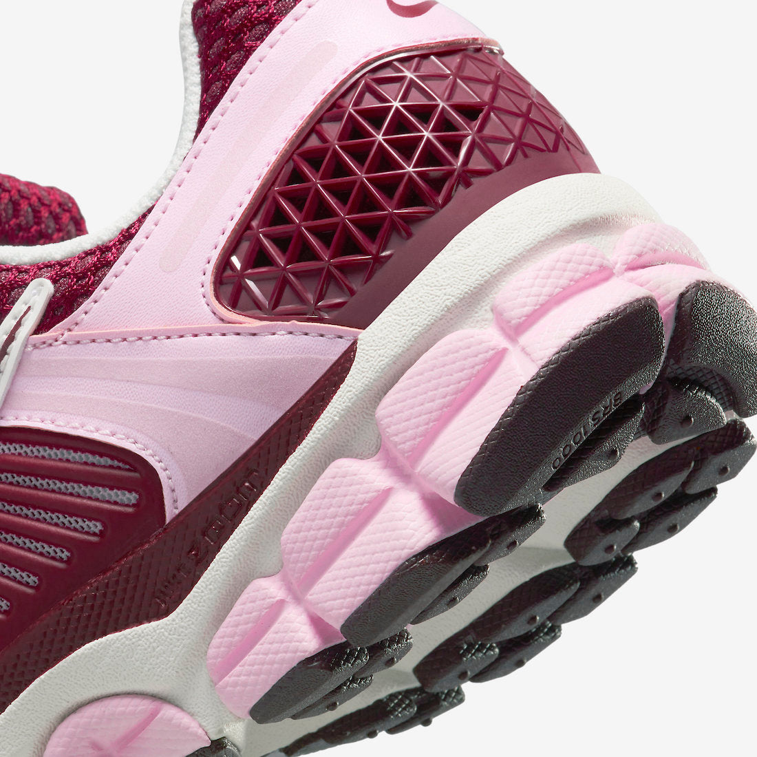 Nike Air Zoom Vomero 5 WMNS “Team Red / Pink Foam”