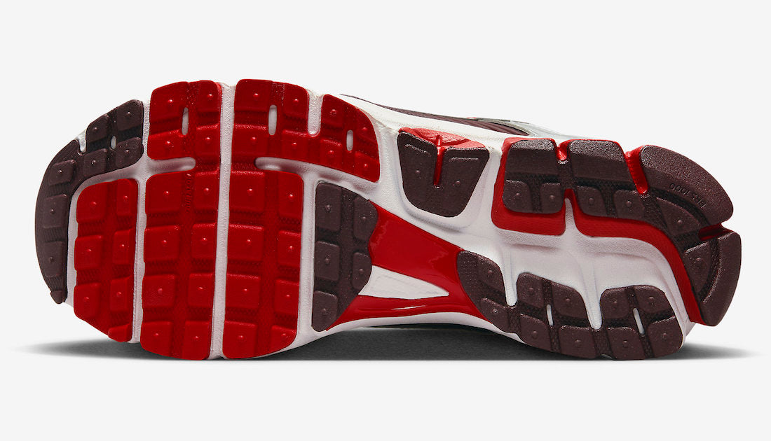 Nike Zoom Vomero 5 WMNS “Mystic Red”