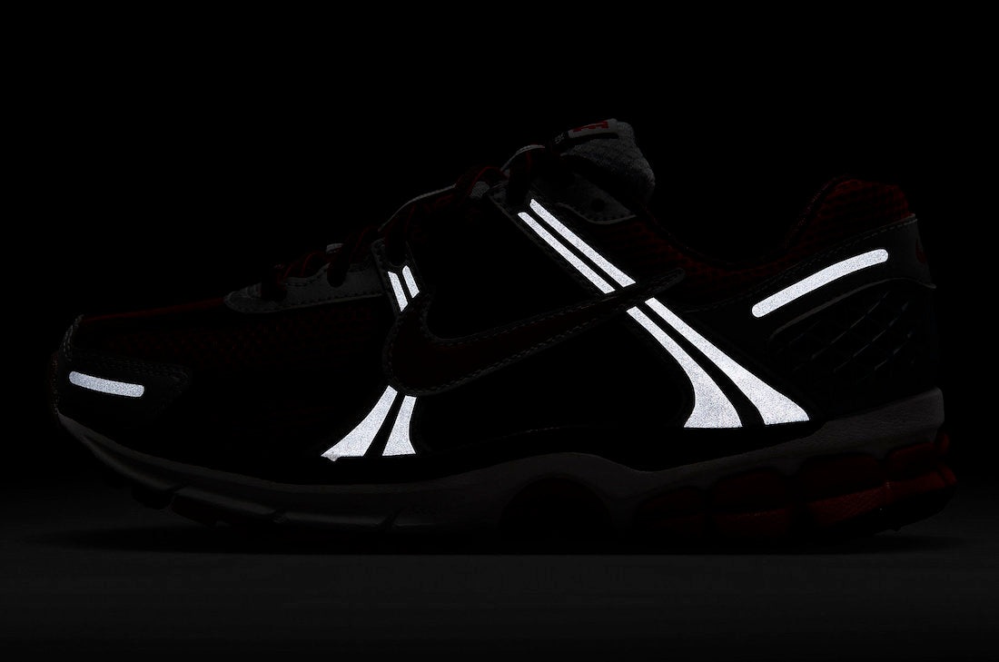 Nike Zoom Vomero 5 WMNS “Mystic Red”
