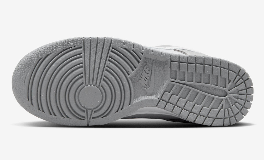 Nike Dunk Low WMNS “Light Smoke Grey”