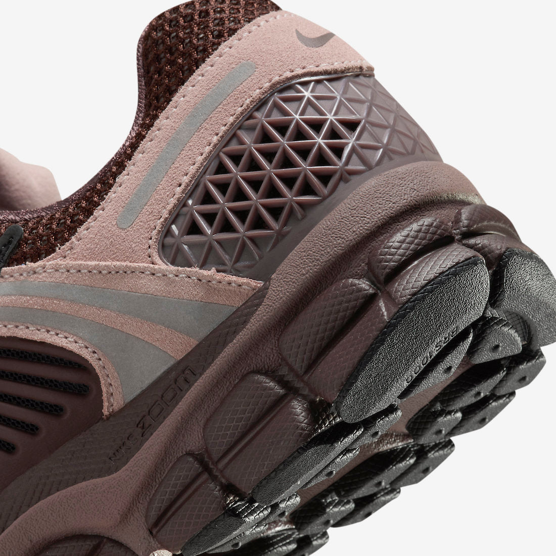 Nike Zoom Vomero 5 WMNS “Plum Eclipse”