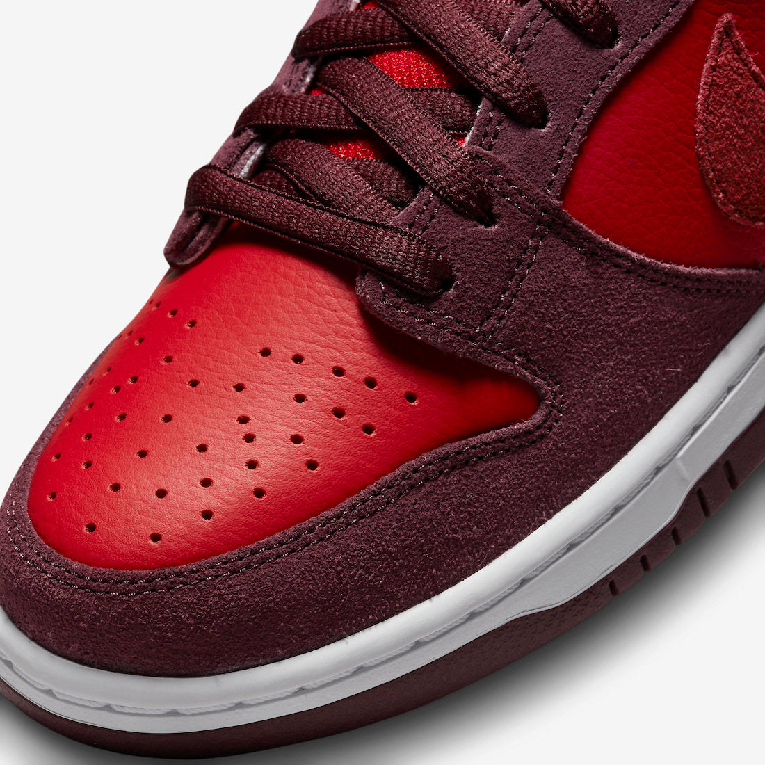 Nike SB Dunk Low “Cherry”