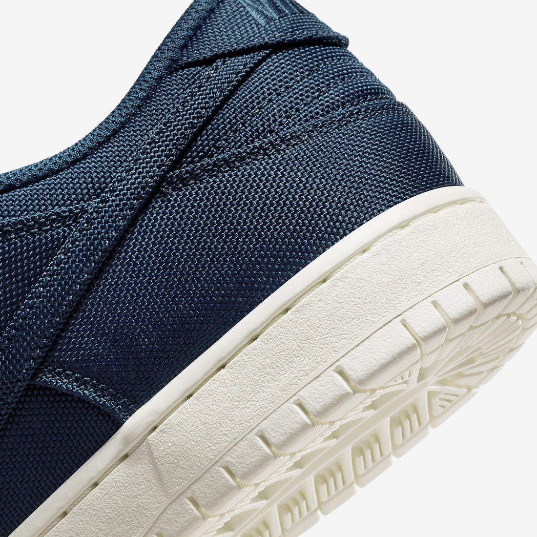 Nike SB Dunk Low “Navy / Desert / Ochre”