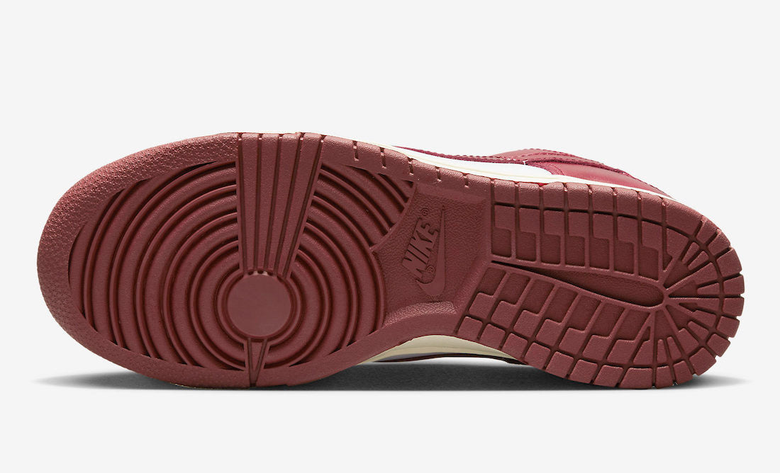 Nike Dunk Low WMNS “Vintage Red”