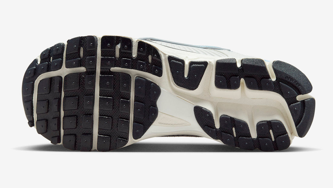 Nike Air Zoom Vomero 5 WMNS “Royal Tint”