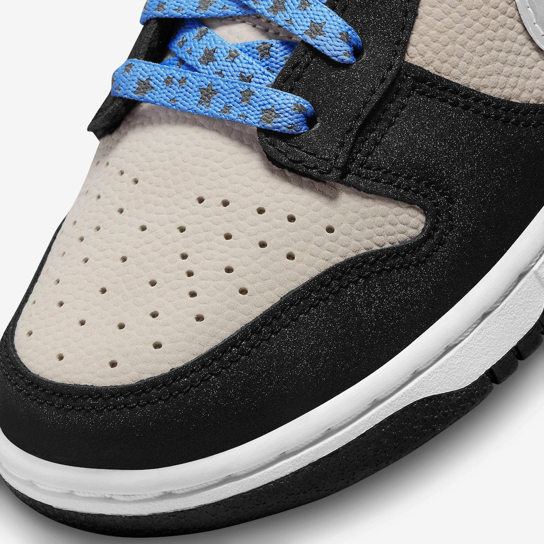 Nike Dunk Low WMNS “Starry Laces”