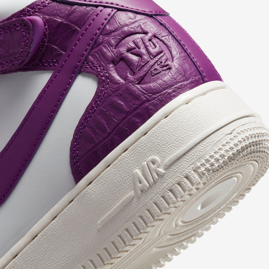 Nike Air Force 1 Mid WMNS “Tokyo 03”