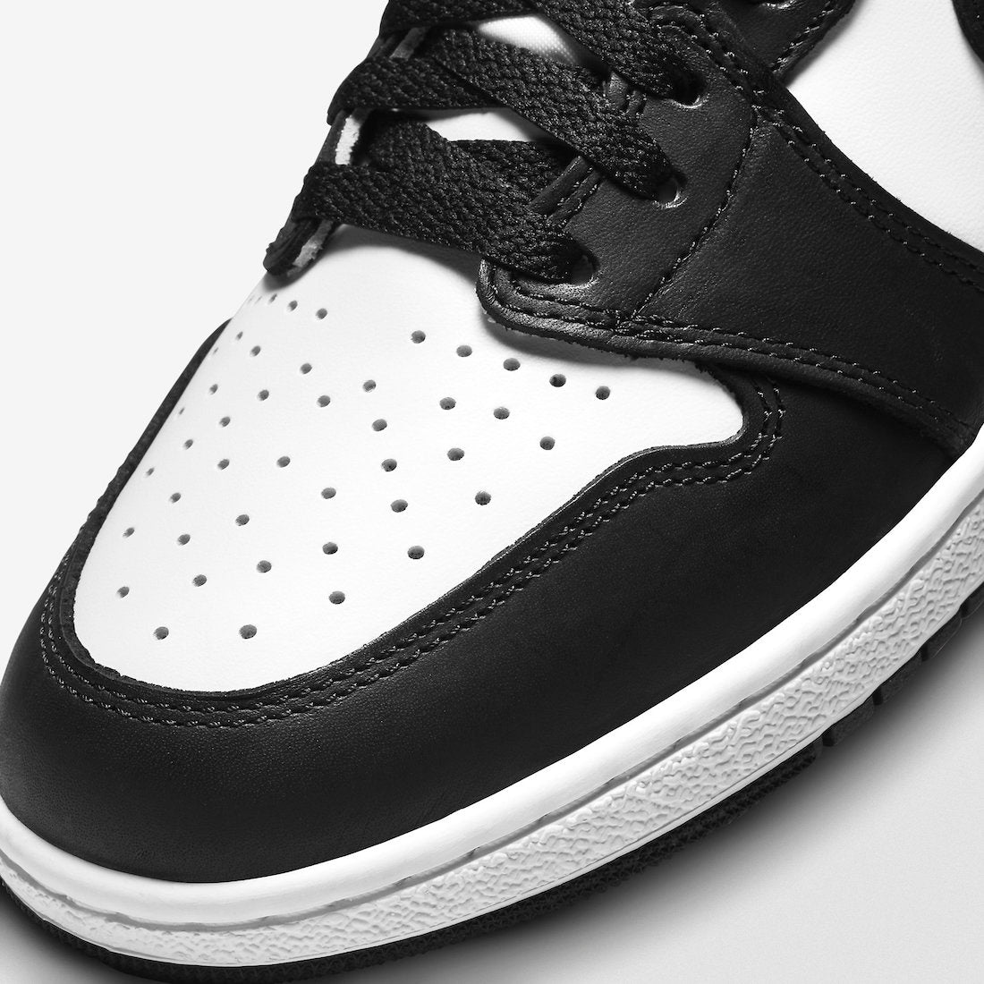 Air Jordan 1 High '85 “Black / White”