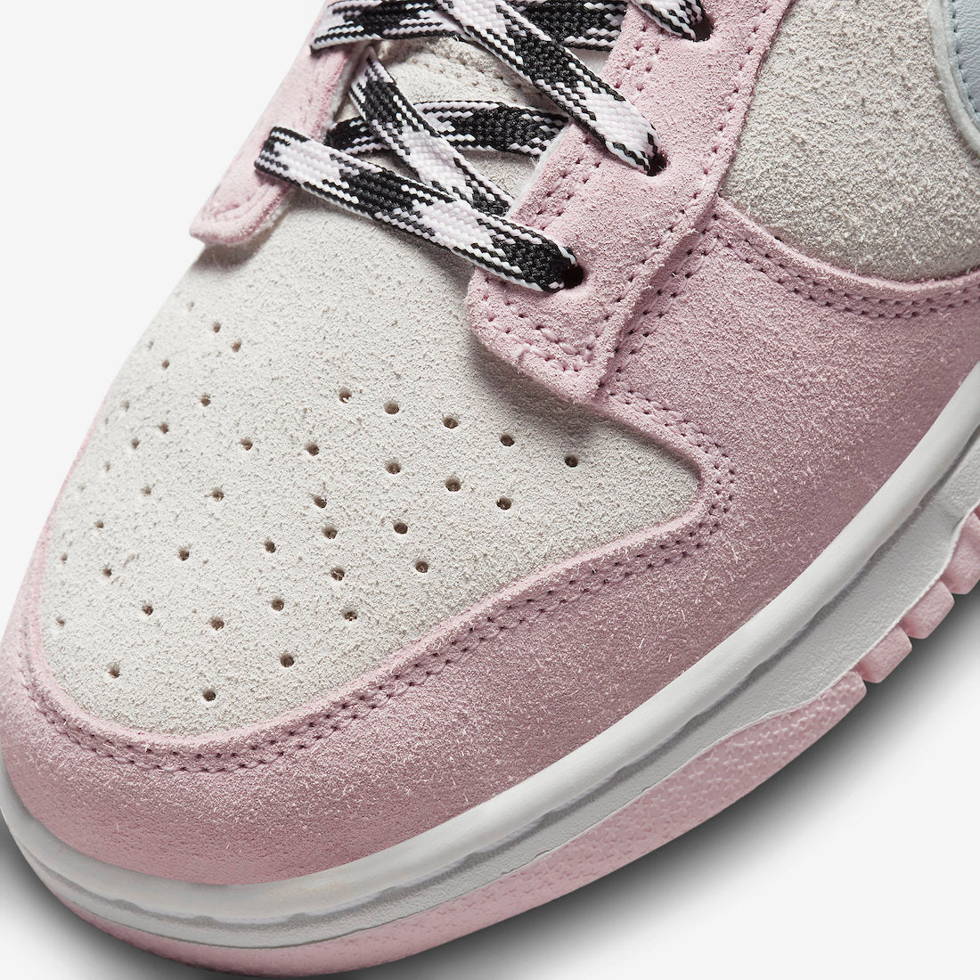 Nike Dunk Low WMNS LX “Pink Foam”