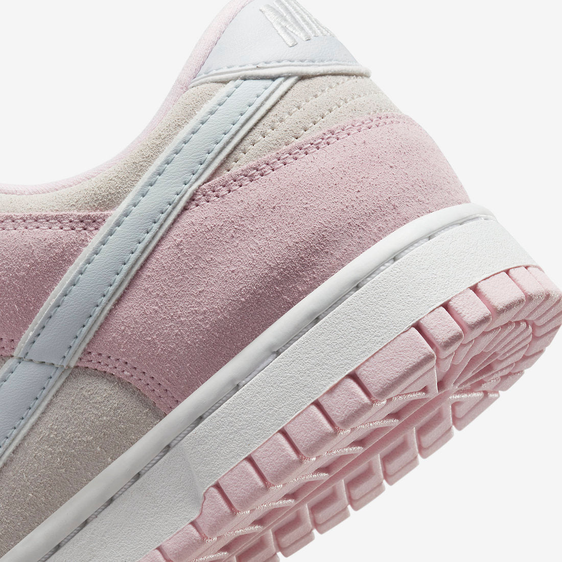 Nike Dunk Low WMNS LX “Pink Foam”