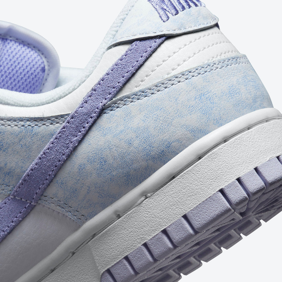 Nike Dunk Low WMNS "Purple Pulse"