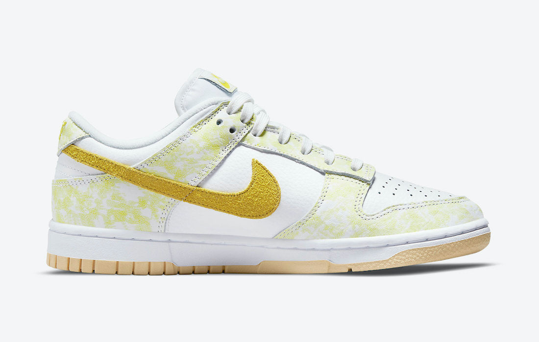 Nike Dunk Low WMNS "Yellow Strike"
