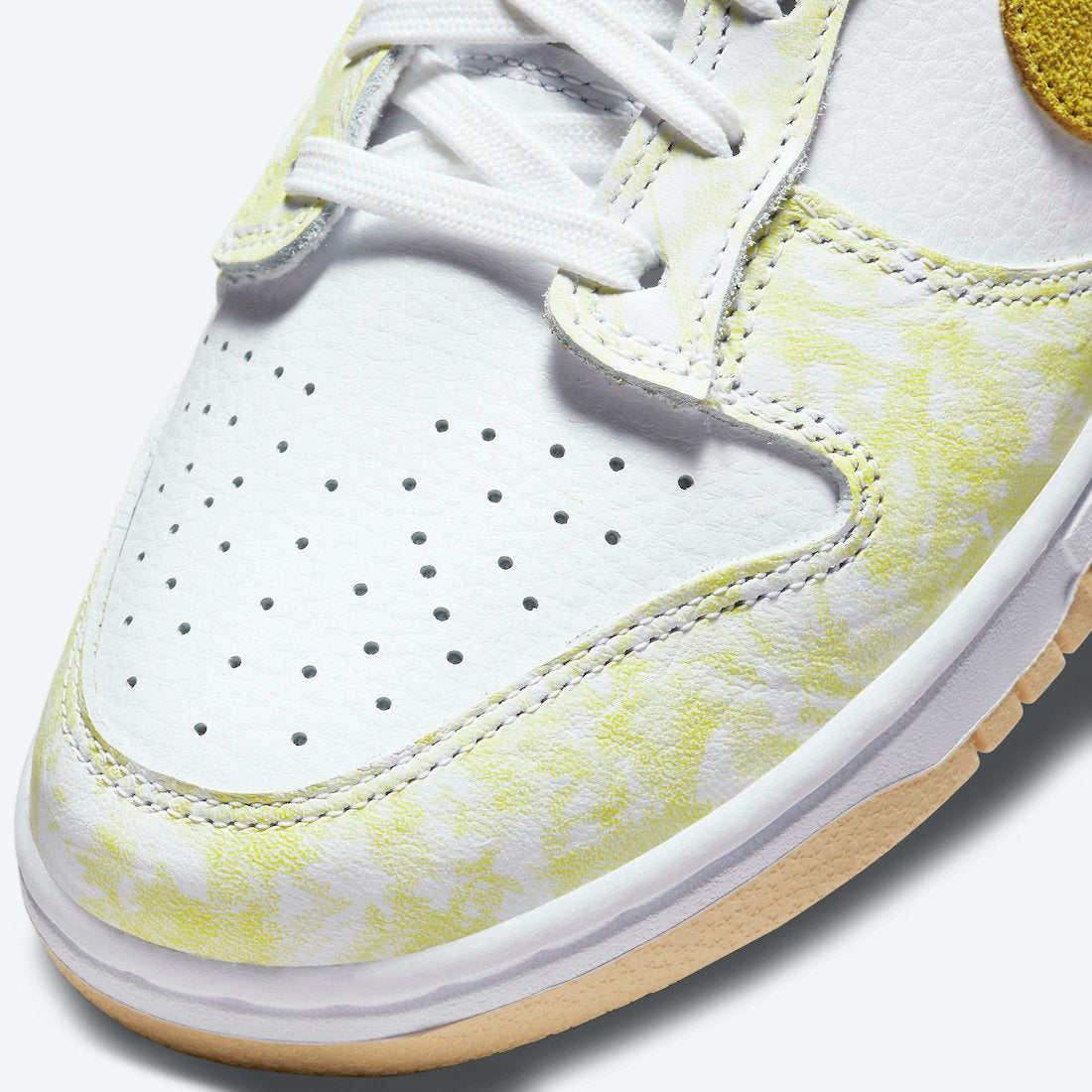 Nike Dunk Low WMNS "Yellow Strike"