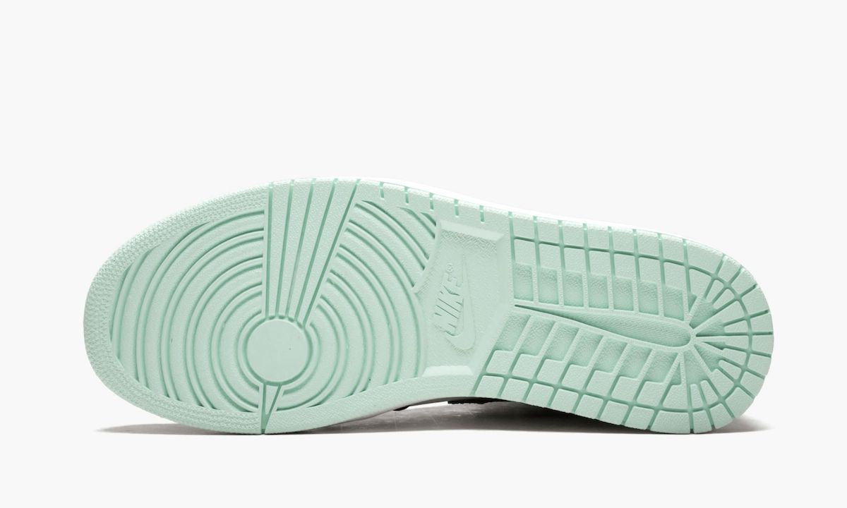 Air Jordan 1 High "Igloo"