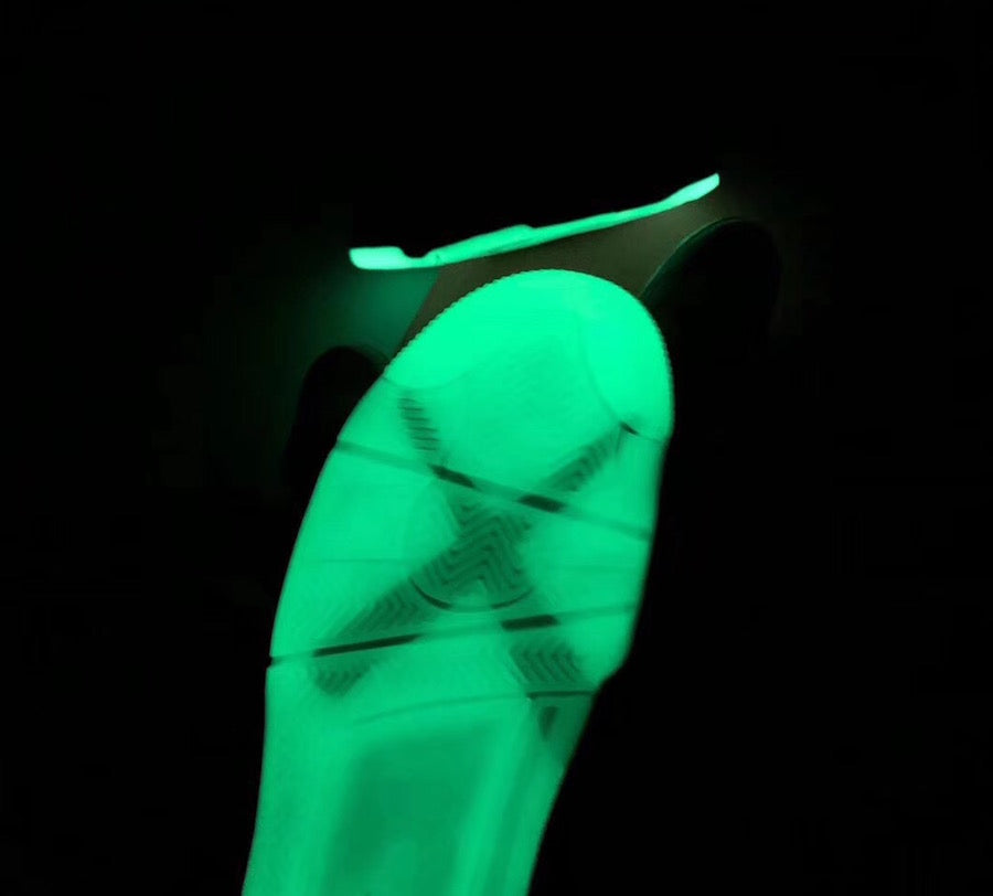 KAWS x Air Jordan 4 "Black"