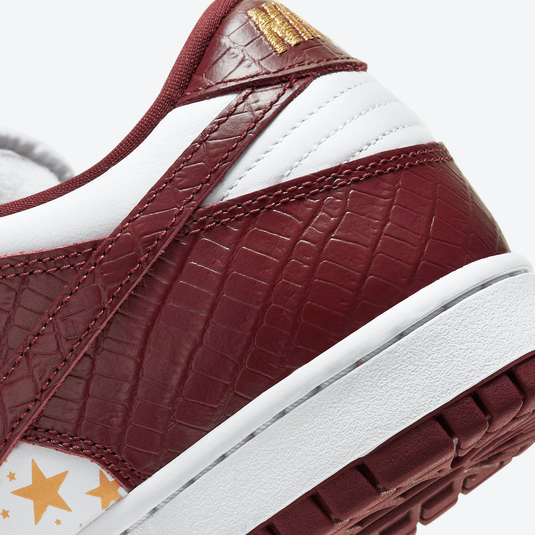 Supreme x Nike SB Dunk Low “Barkroot Brown”