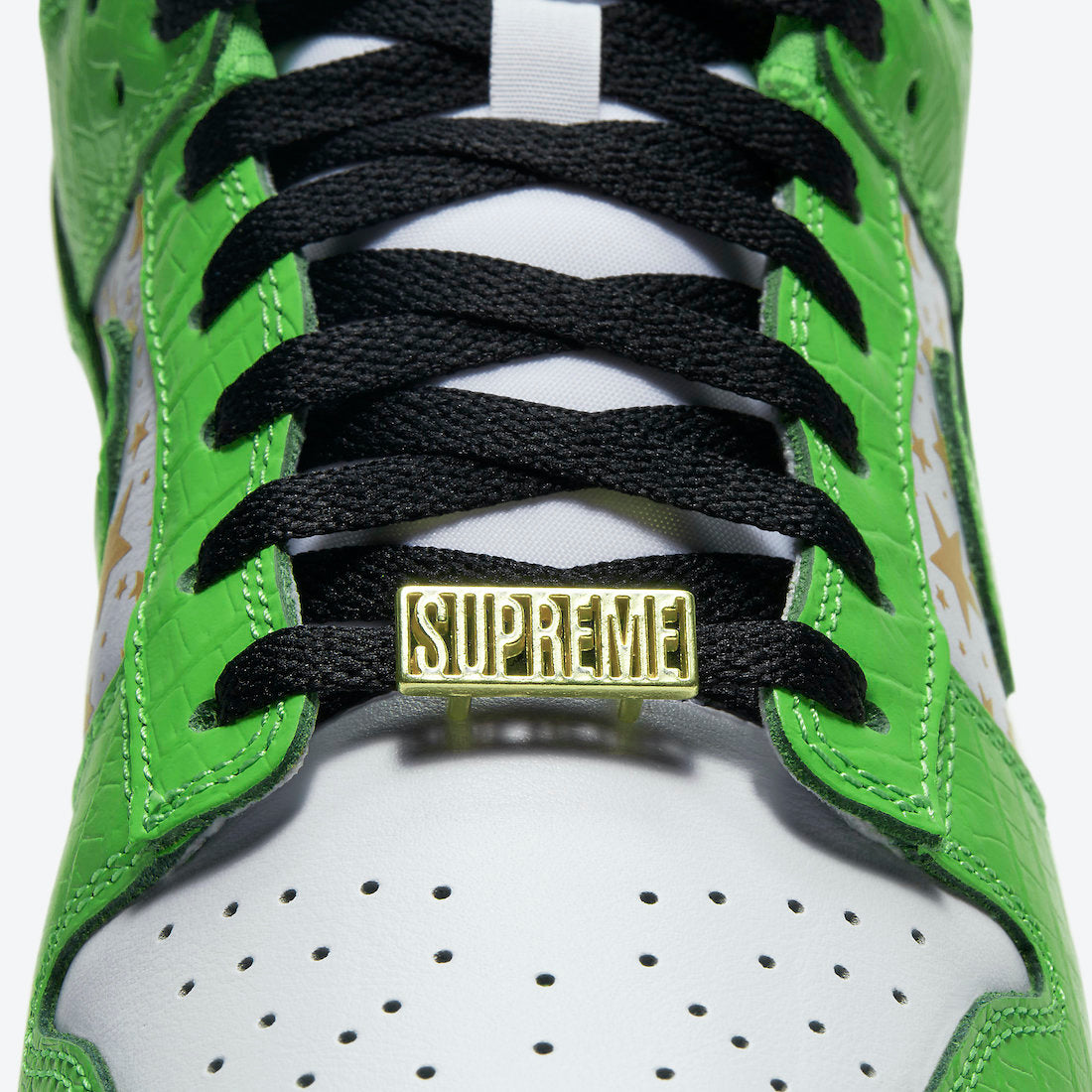 Supreme x Nike SB Dunk Low “Mean Green”
