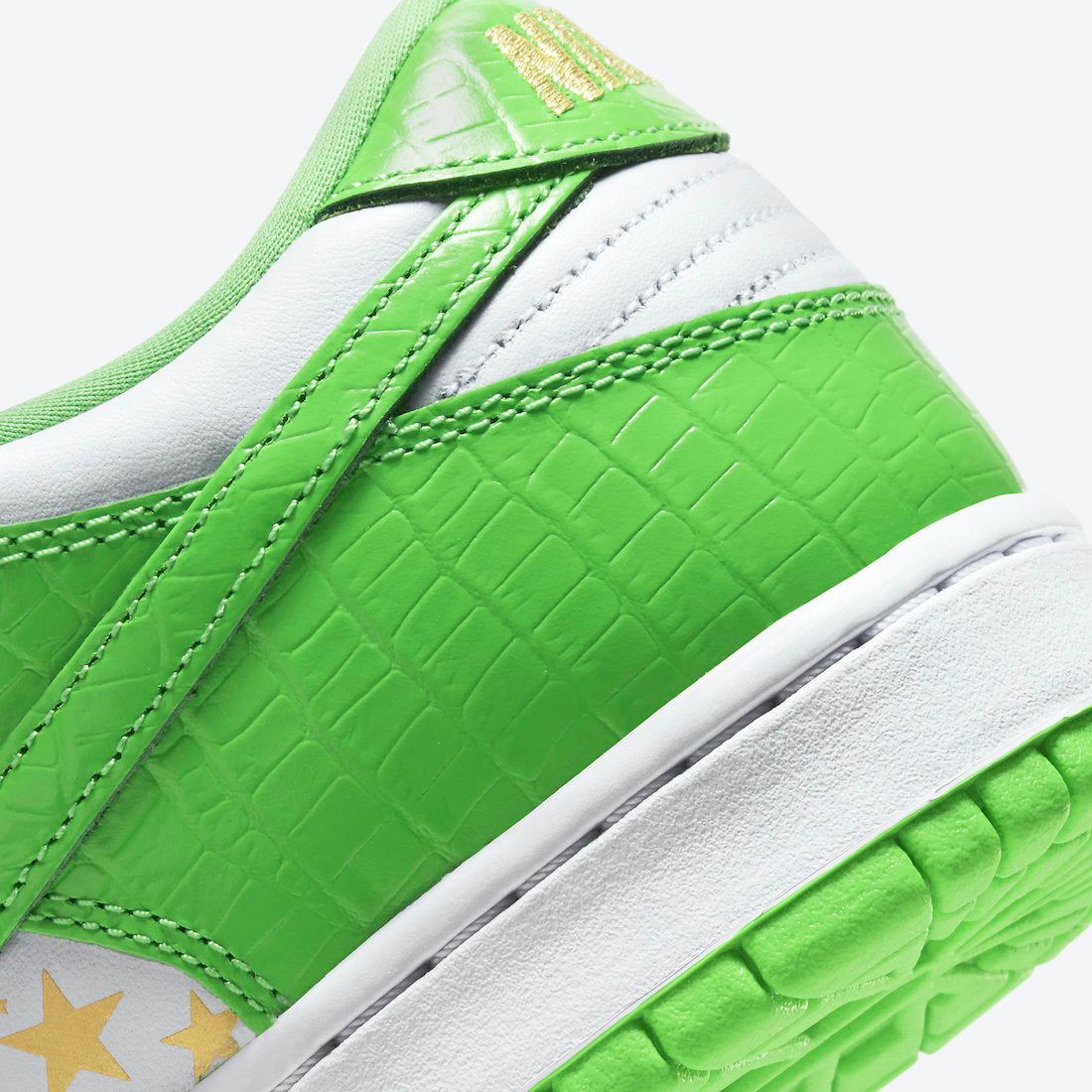 Supreme x Nike SB Dunk Low “Mean Green”