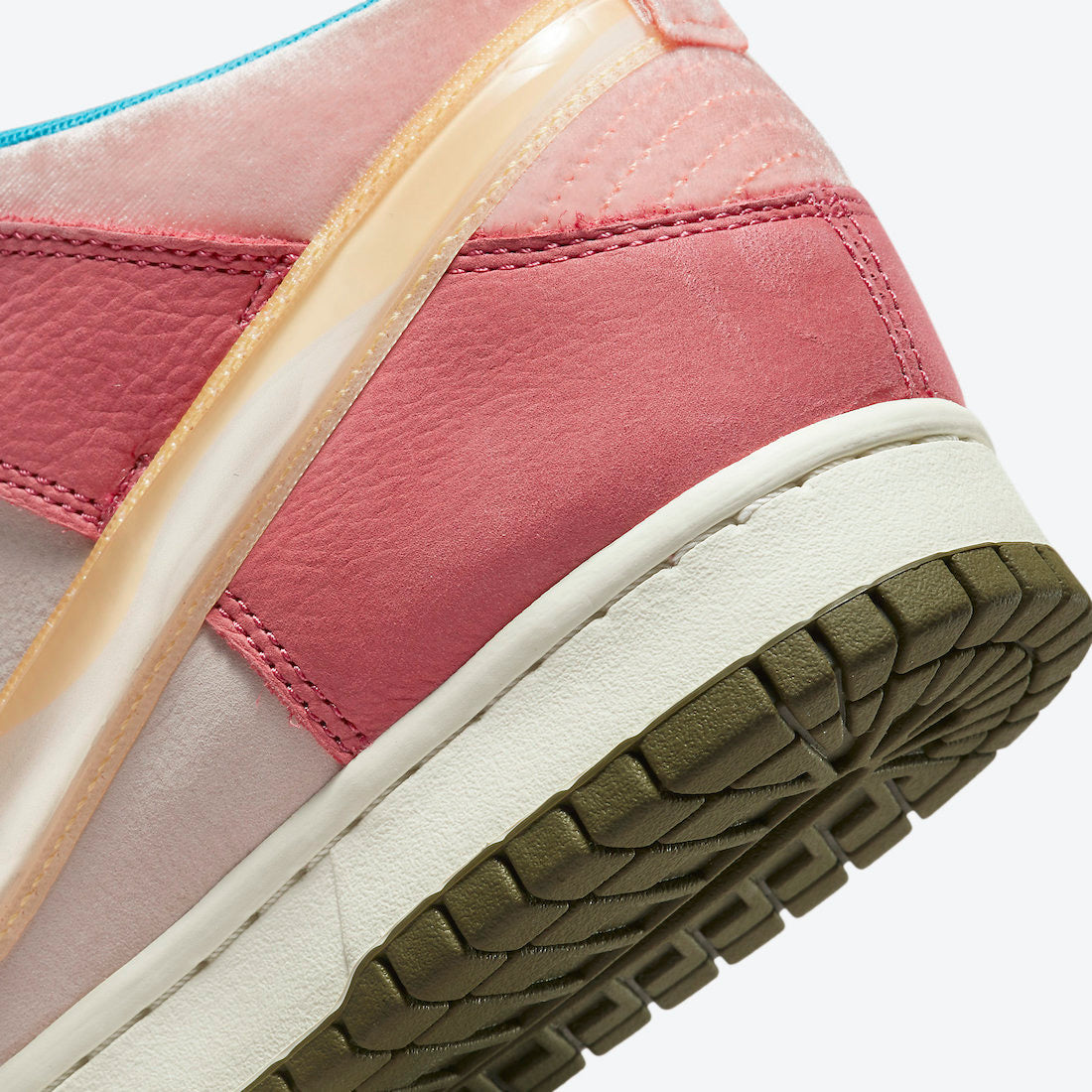 Social Status x Nike Dunk Mid “Strawberry Milk”