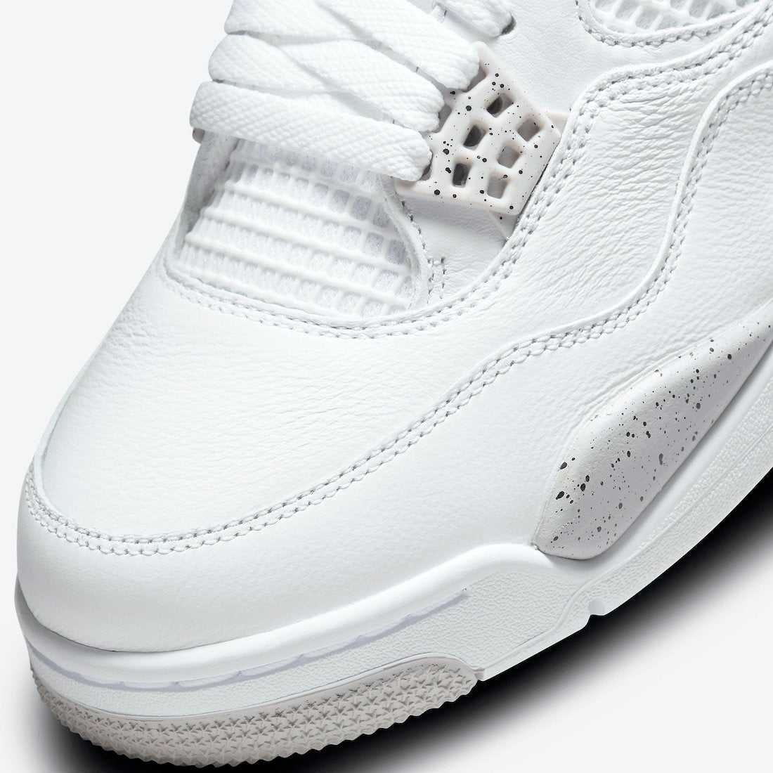Air Jordan 4 "White Oreo"