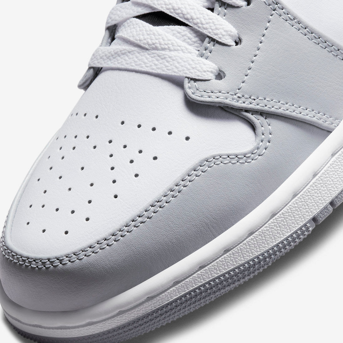 Air Jordan 1 Mid "Smoke Grey"