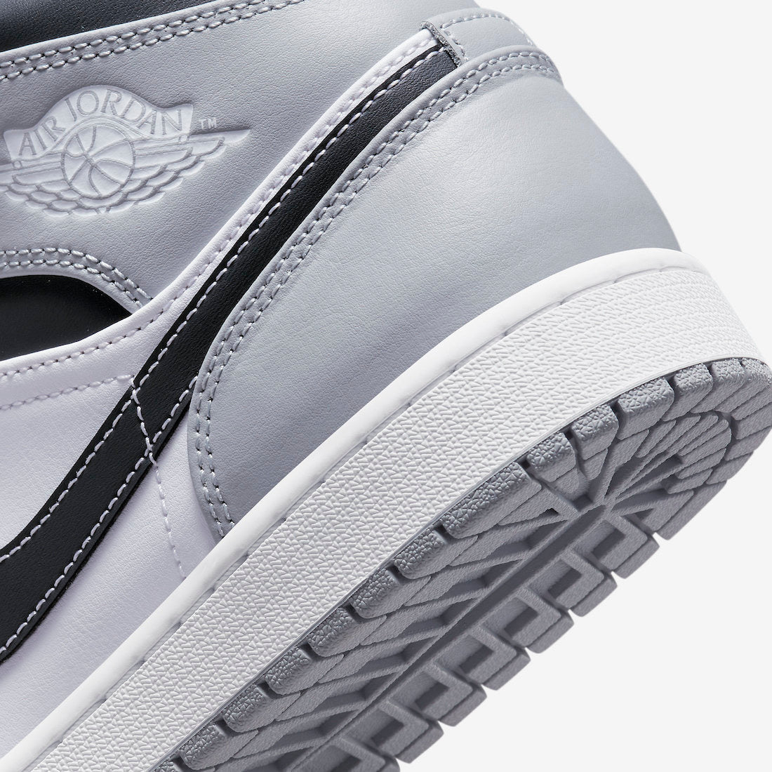 Air Jordan 1 Mid "Smoke Grey"