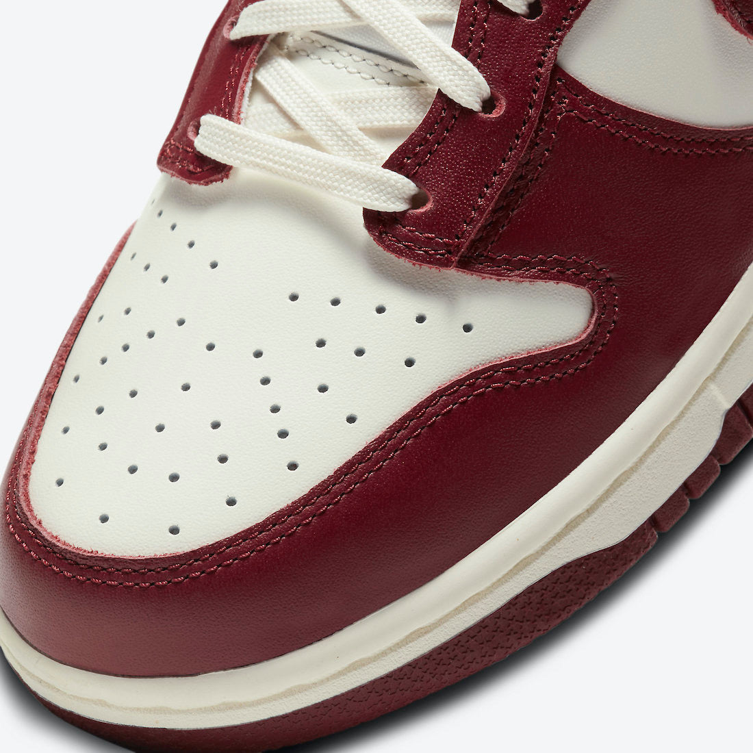 Nike Dunk High WMNS "Team Red"