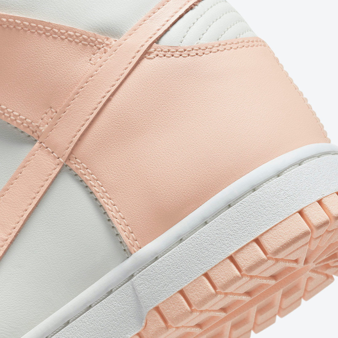 Nike Dunk High WMNS "Crimson Tint"