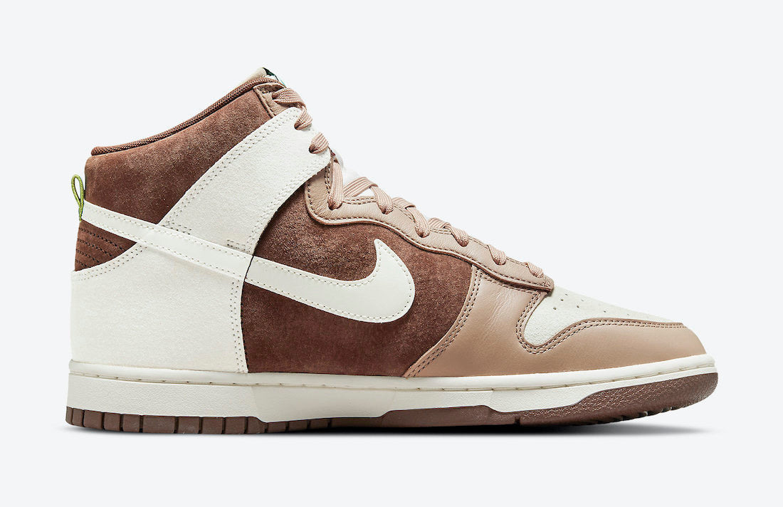 Nike Dunk High “Light Chocolate”