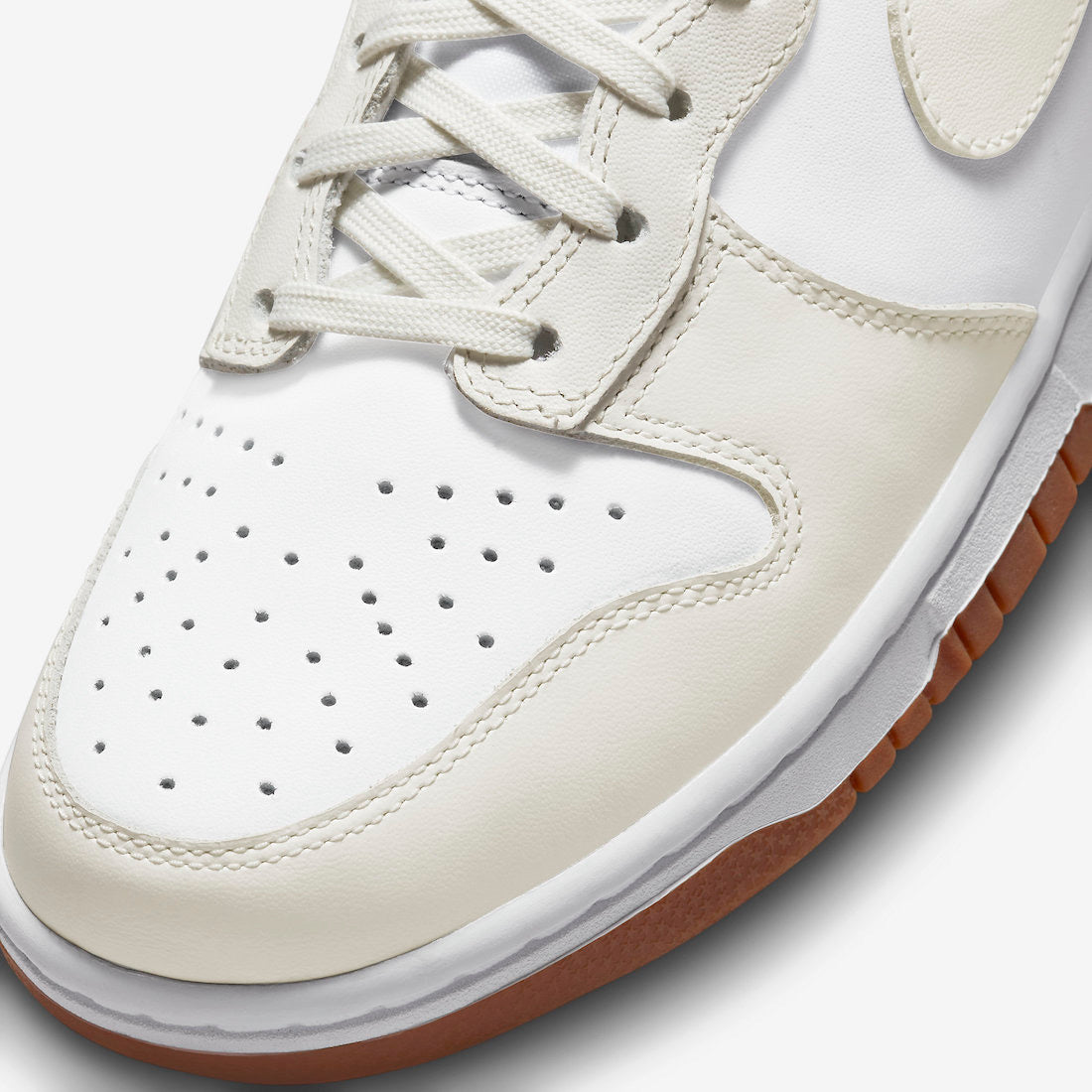Nike Dunk High WMNS “Sail / Gum”