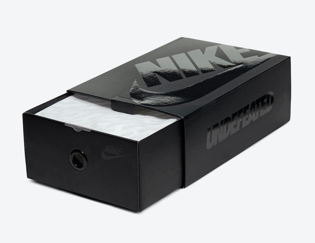 UNDEFEATED x Nike Air Max 97 “Militia Green”