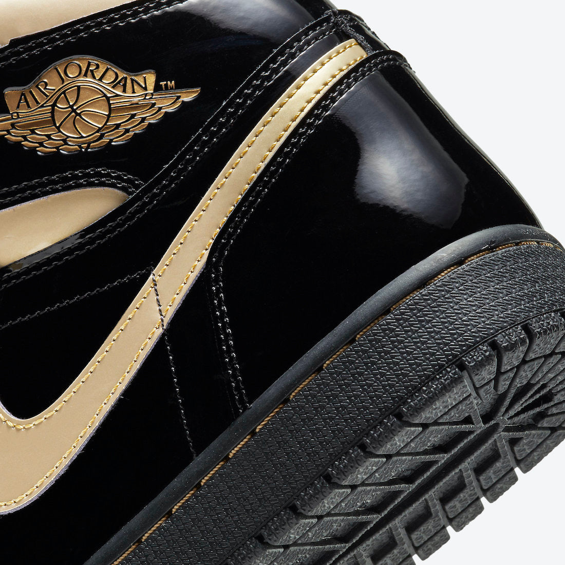 Air Jordan 1 High “Black / Gold”