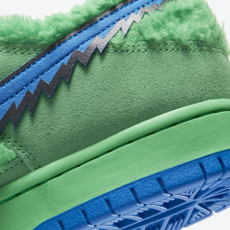Grateful Dead x Nike SB Dunk Low "Green Bear"
