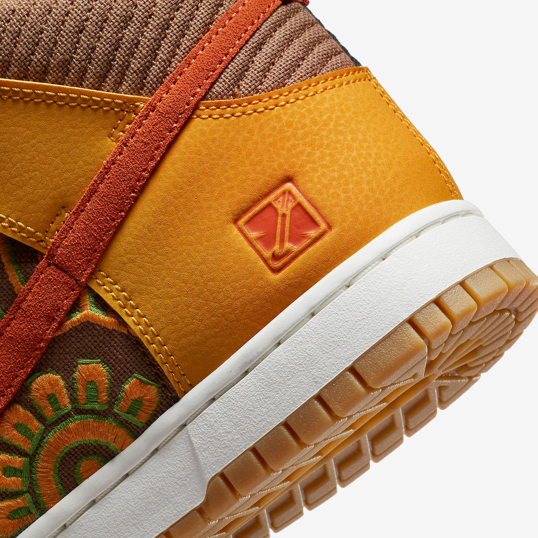 Nike Dunk High “Somos Familia - Día de Muertos”