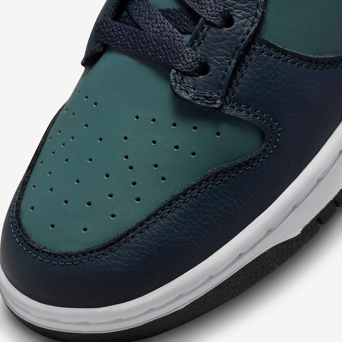 Nike Dunk Low “Armory Navy”