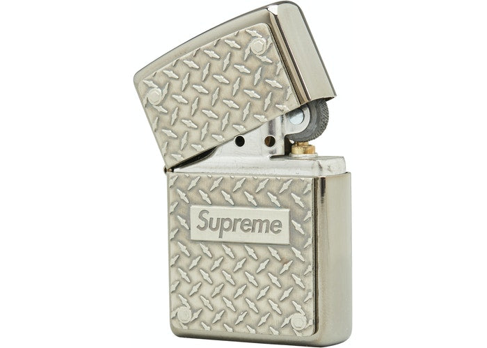 Supreme-Diamond-Plate-Zippo-Metal-2