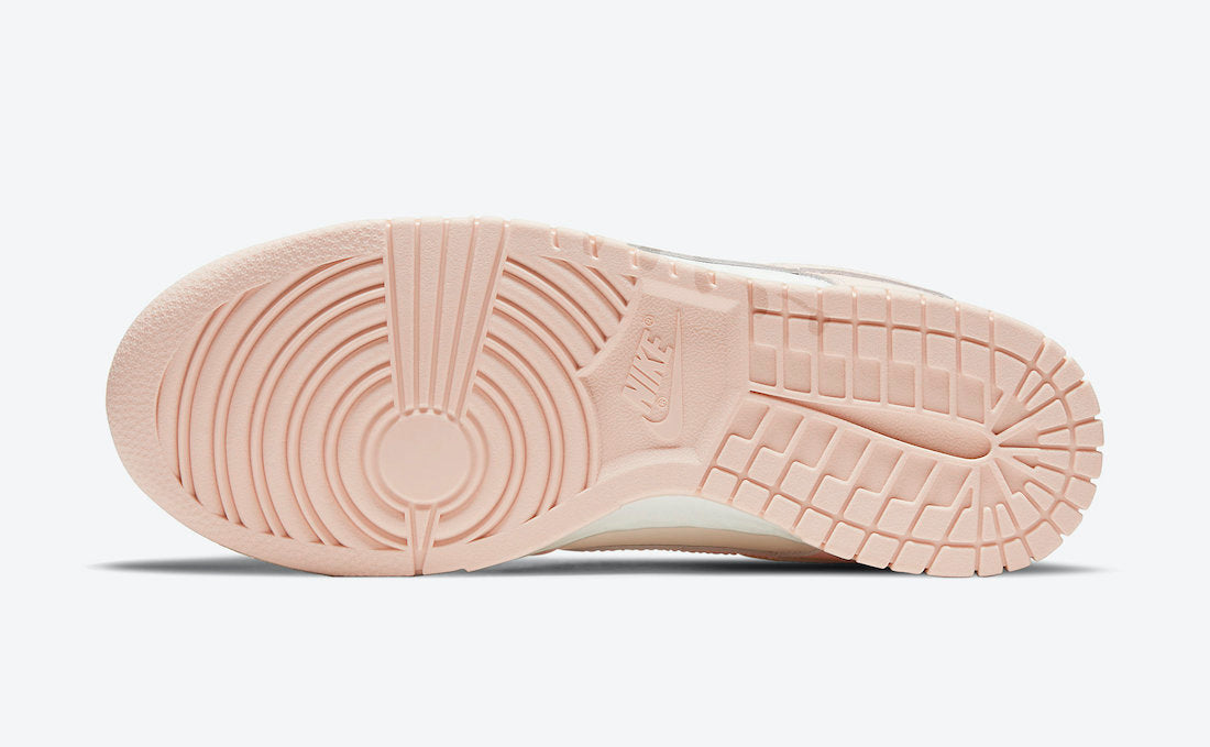 Nike Dunk Low WMNS "Orange Pearl"